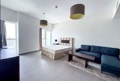 Spacious Studio | Furnished | High Floor | Vacant | Motivated owner