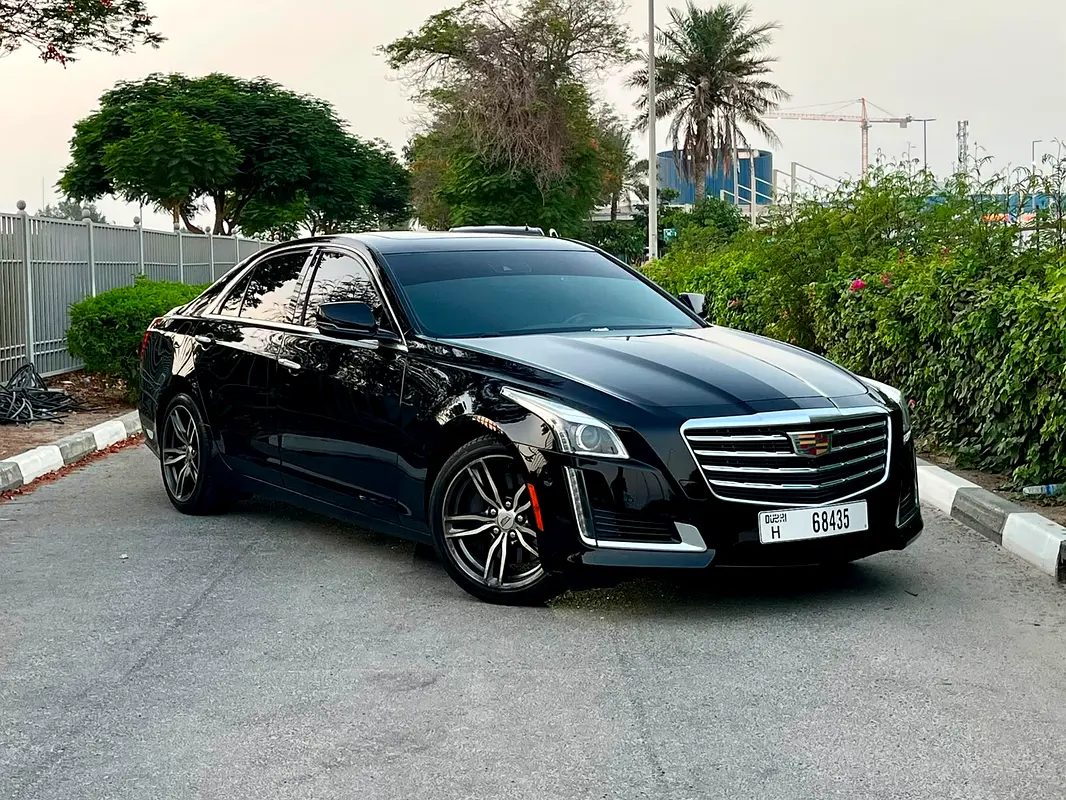 Cadillac CT5 2019 — photo 1 of 15