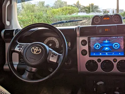 2011 Toyota FJ CRUISER — фото 13