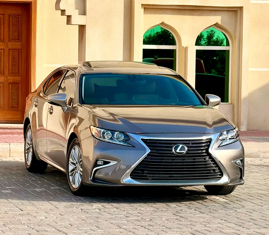 Lexus ES-Series 2016 — photo 1 of 20