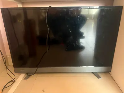 Toshiba 32-inch LED TV - Good Working Condition