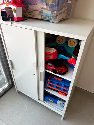White Steel compact storage cabinet with sliding doors - good condition