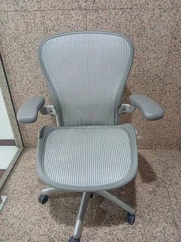Selling For Herman Miller Aeron Chair Size B And