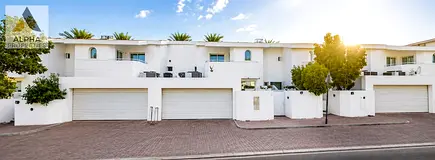 Great Location 4BR Villa and Maid | Shared Pool and Gym