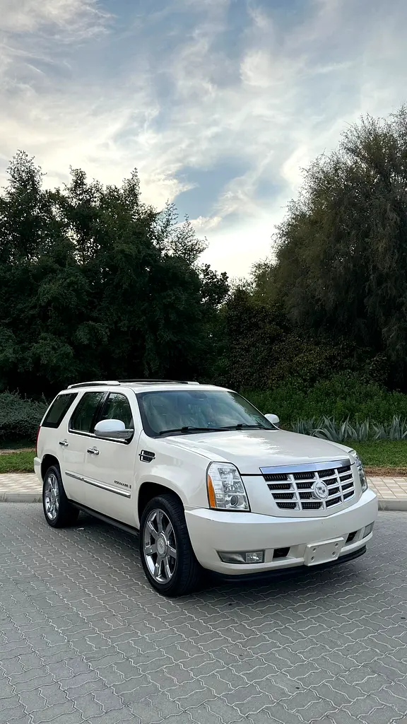 Cadillac Escalade 2008 — photo 1 of 14