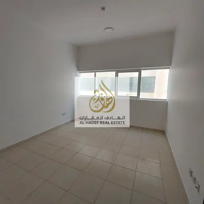 🏡 للإيجار السنوي في المجاز 3 – الشارقة | غرفتان وصالة مع بلكونة | موقع مميز | 4 أو 6 دفعات