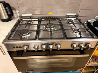 5-Burner Stainless Steel Gas Range with Oven - like new (selling due to Move out)