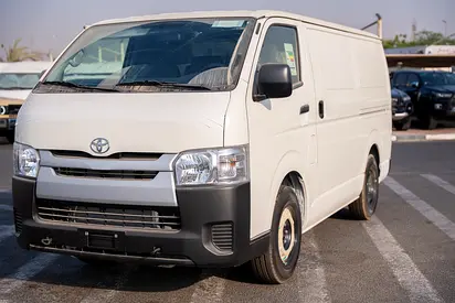 Toyota Hiace Standard 2025 GCC Specs M/T PETROL 2.7 CC
