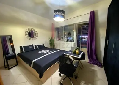 Master room in Dubai| Marina 1min from metro parking available