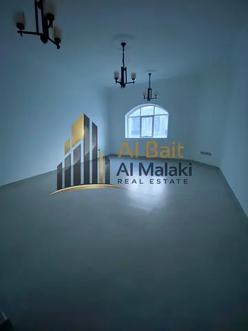فيلا فاخرة للإيجار السنوي في الفشت | تصميم راقٍ | مساحات واسعة | كراج ذكي