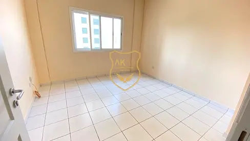 AMAZING OFFER 2BHK WITH CLOSE DOOR HALL ONLY FAMILY JUST 39K