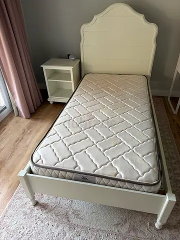 Pottery Barn Kids Juliette Twin Bed + Serta Mattress + Catalina Nightstand – Excellent Condition