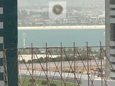 شقة غرفتين وصالة للإيجار في النهدة بجوار أنصار مول إطلالة مفتوحة غرفة خادمة غرفة غسيل تكييف مجاني باركينغ وشهر مجاني