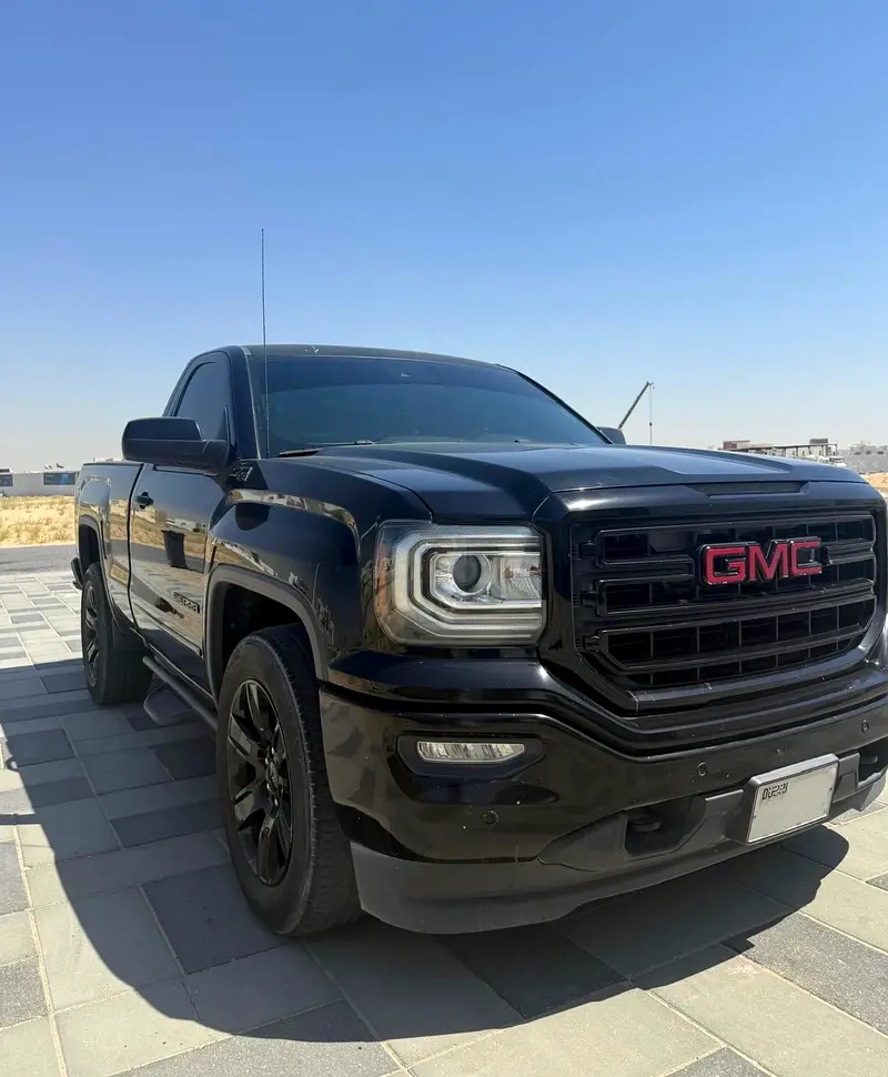 GMC Sierra 2017 — photo 1 of 3
