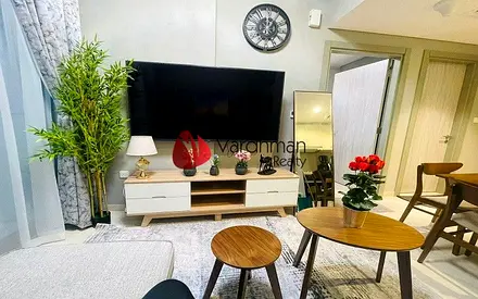 MODERN FURNISHING| BALCONY | PRIME LOCATION