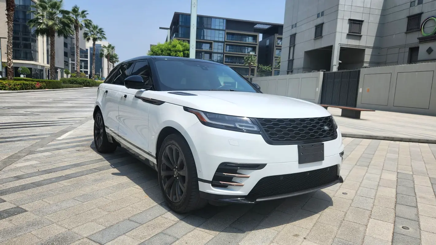 Land Rover Range Rover Velar 2018 — photo 1 of 19