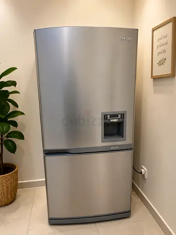 Samsung Silver Bottom-Freezer Refrigerator with Water Dispenser - Good Condition