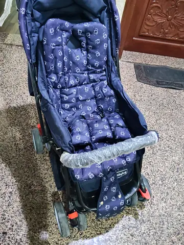 Well-kept navy baby stroller / pram - lightweight and foldable