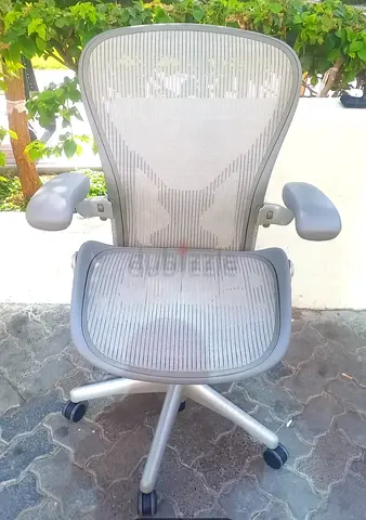 Selling Herman Miller Aeron Classic Chair Silver Color Size C
