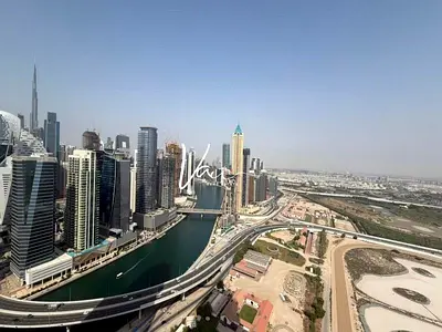 Modern 1BR Apart. | On High Floor | Canal View