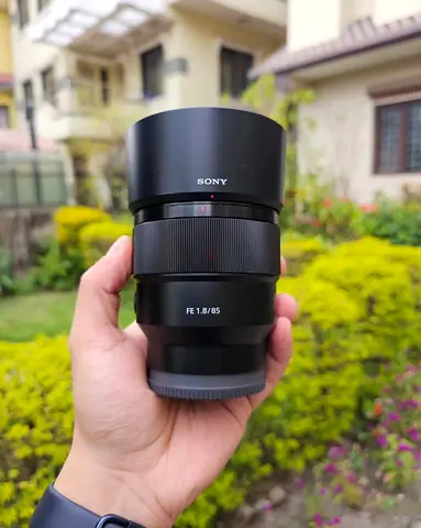 Sony FE 85mm f/1.8 Lens - Excellent Condition