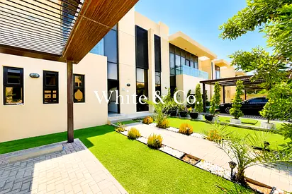 Unfurnished | Corner | Vastu Compliant