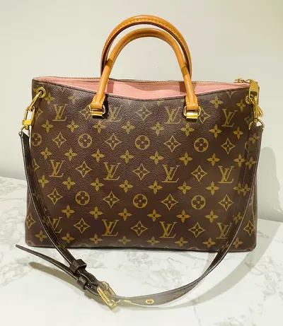Louis Vuitton Rose Ballerine Monogram Handbag - Classic Satchel (very good Condition)