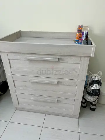 Mamas  Papas dresser and changing unit