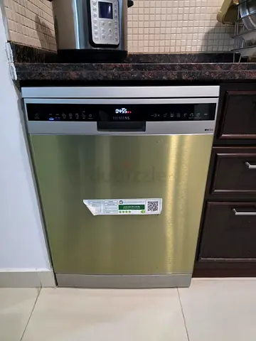 Siemens Free Standing Dishwasher SN25HI27MM Same Like New