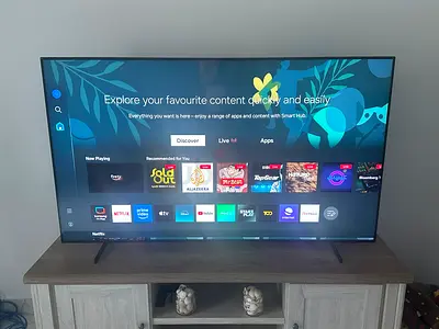 Samsung 65” Crystal UHD 4K Smart TV (BU8000) – Excellent Condition – Box Included