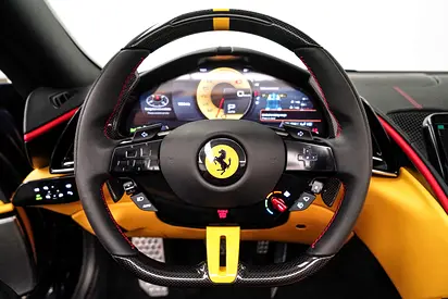 صورة 8 لـ 2025 Ferrari ROMA
