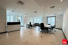 Fitted | Upgraded | Mid Floor | Lake View | Vacant