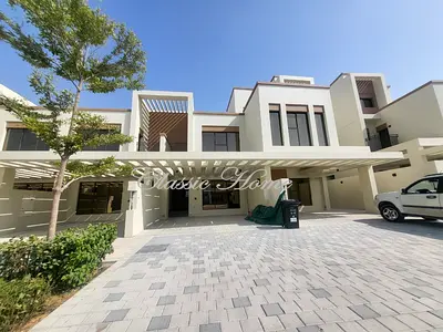Brand New| Opposite to Community Hub and 2mins walk to Lagoon| Landscaped Garden