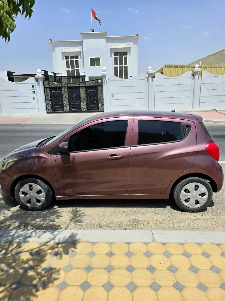 Chevrolet Spark 2019 — photo 1 of 6