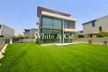Prime location G+2 4br | Huge plot| Vacant