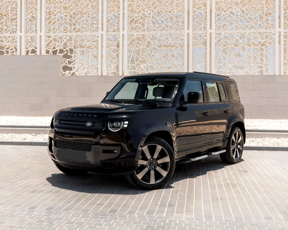 Land Rover Defender 2026 — photo 1 of 12