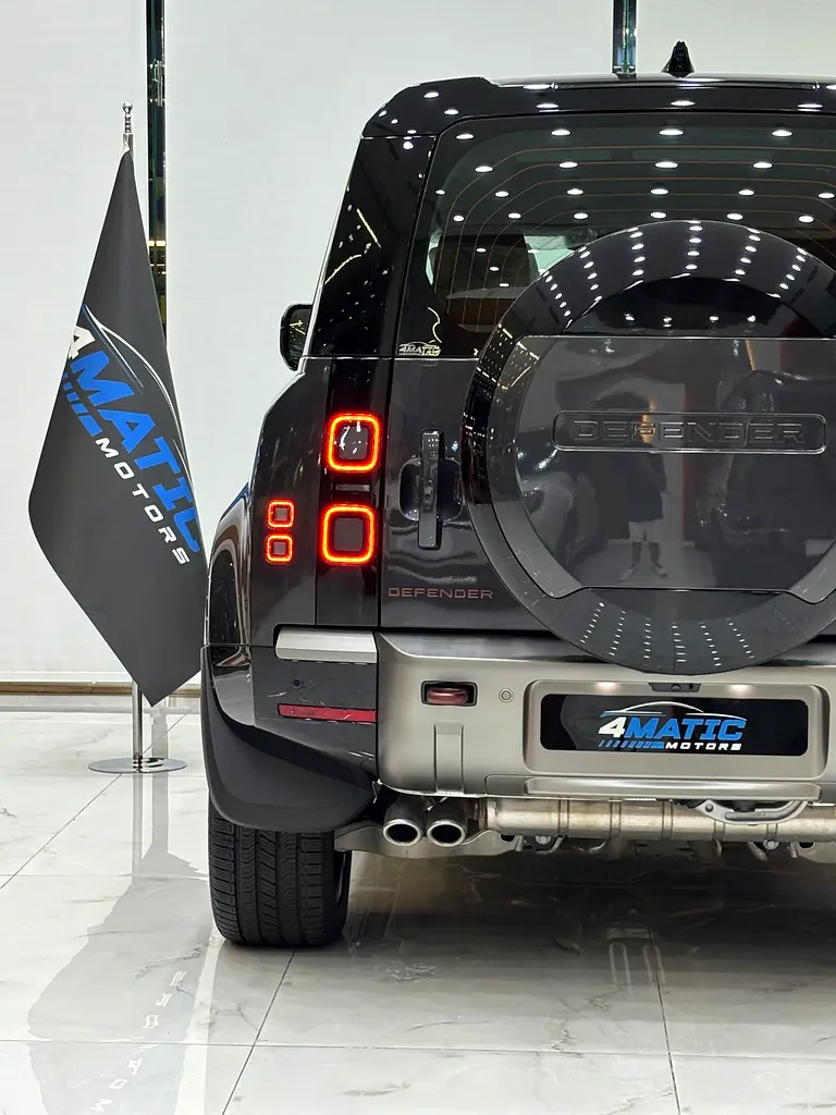 Land Rover Defender 2026