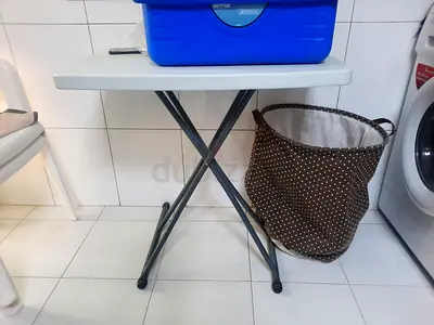 Foldable table