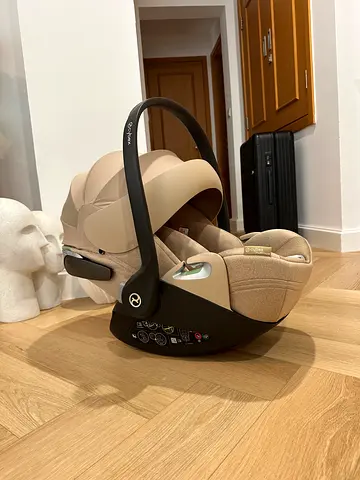 Cybex cloud T Car Seat - Beige, Excellent Condition