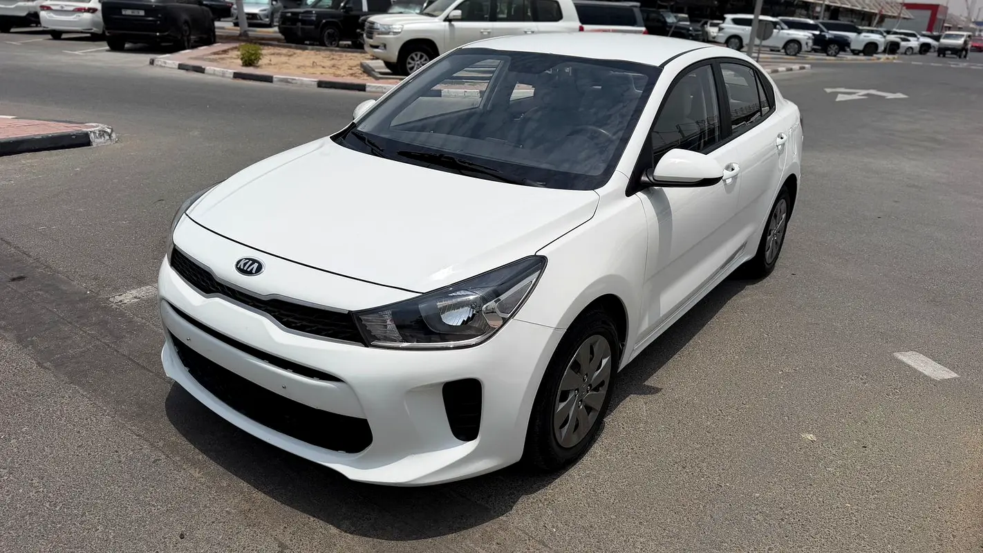 Kia Rio 2021 — photo 1 of 9