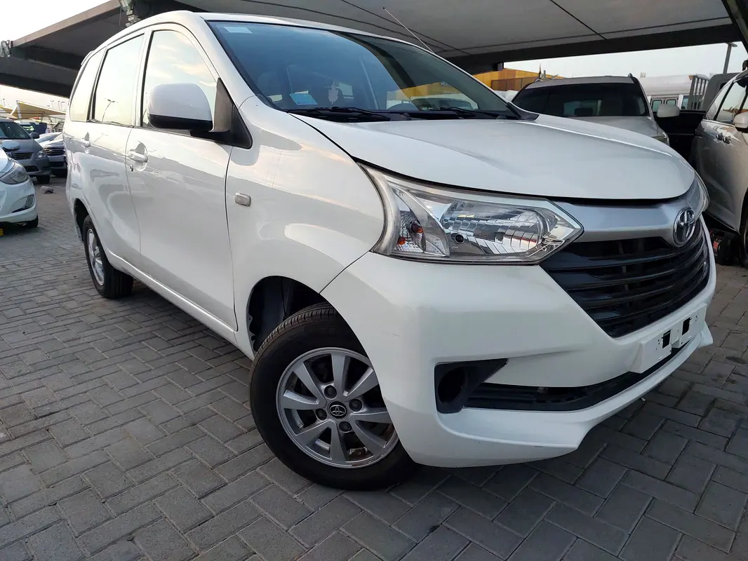 Toyota Avanza 2017 — photo 1 of 20
