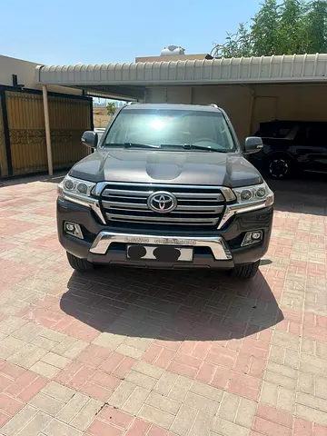 Fully Refurbished  Modernized Land Cruiser