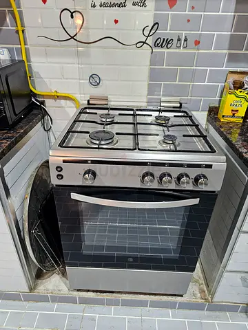 Gassed cooker with oven hoover brand