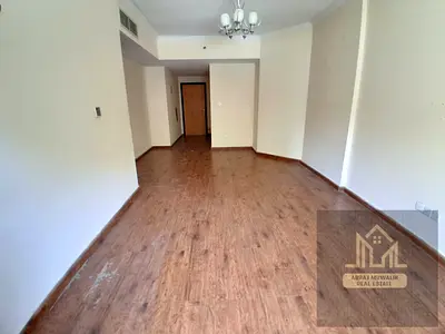 LOOK LIKE A BEAND NEW APARTMENT // NEAT AND AND CLEAN // FAIMLY BUILDING // JUST IN 47K