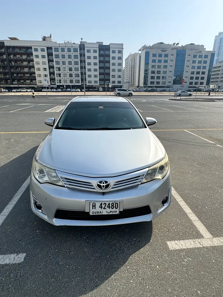 Toyota Camry 2014 — photo 1 of 12