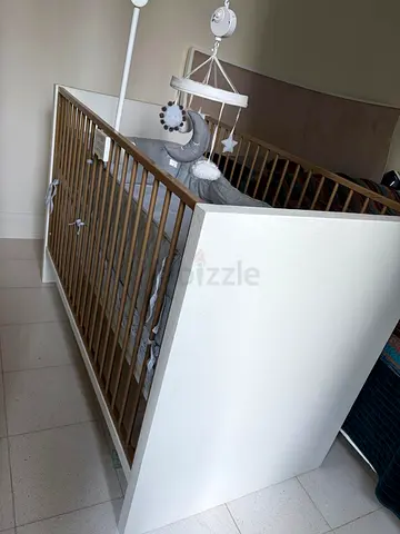 Pottery Barn Cot bed for infants - with new mattress including crib toy and bumper (all unused)