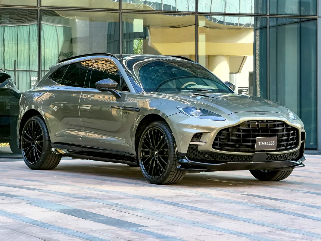 Aston Martin DBX 2024 — photo 1 of 19