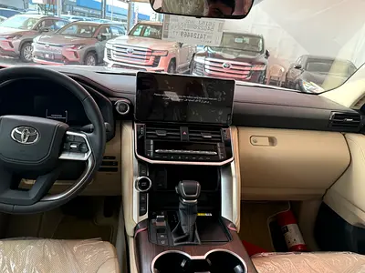 2026 Toyota LAND CRUISER — миниатюра 8