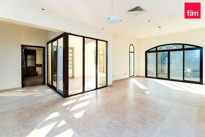 Single Row | Vacant | Middle Unit