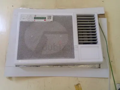 Window air conditioner unit - working condition